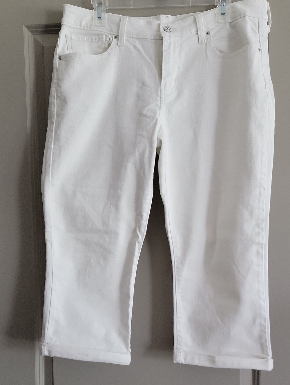 White Women's Levis Capri Jeans